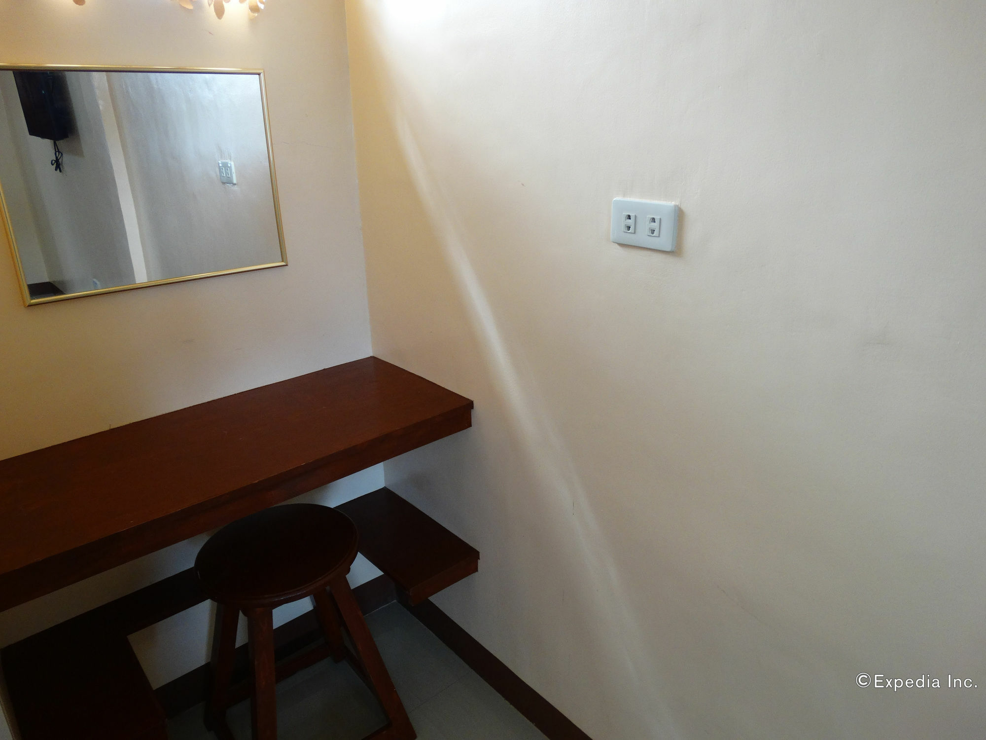 Alona Grove Tourist Inn Tawala  Exterior foto